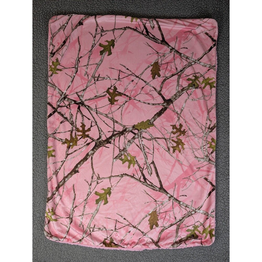 Bass Pro Shops TrueTimber Pink Camo Sherpa Lined Baby Blanket Girls 39"x28"
